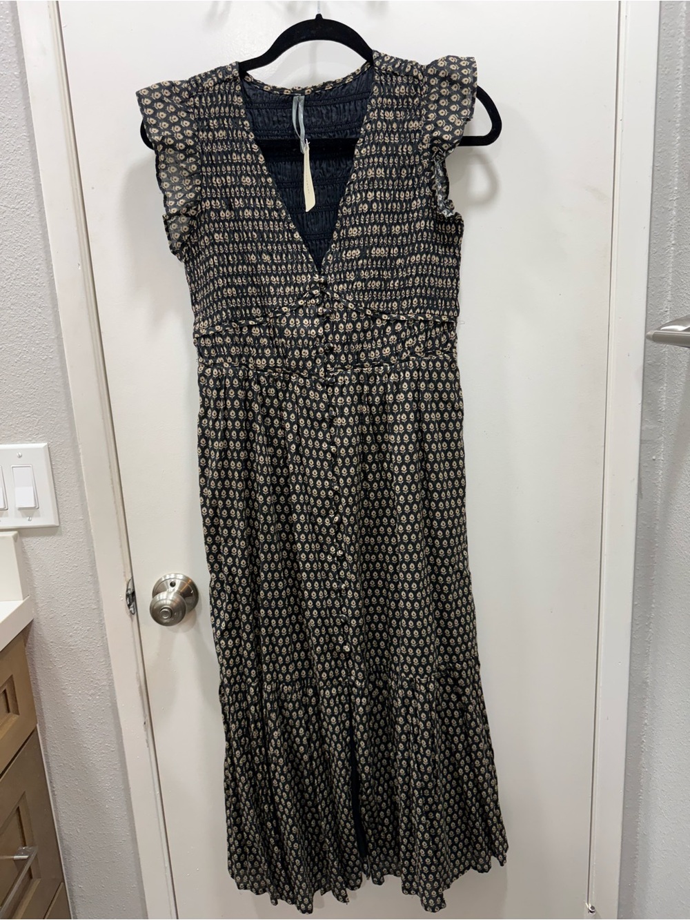 Anthropologie Peregrine Mid Dress & Cream V-Neck Maxi Dress with Flutter Sleeves